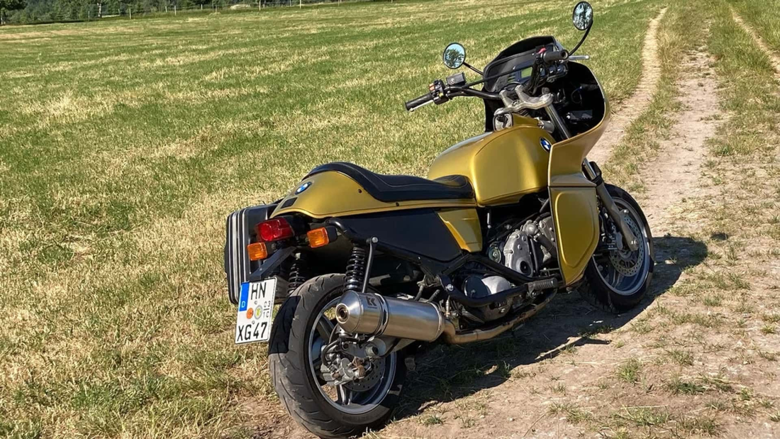 Suzuki R 65 Burgman RS不禁讓筆者感嘆國內外玩車文化的差異