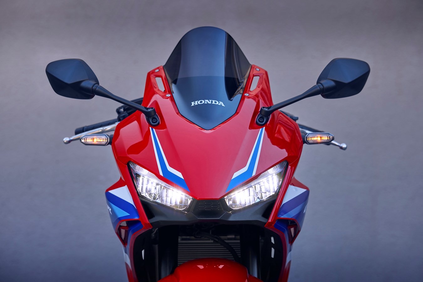 全新Honda CBR500車頭線條更為運動