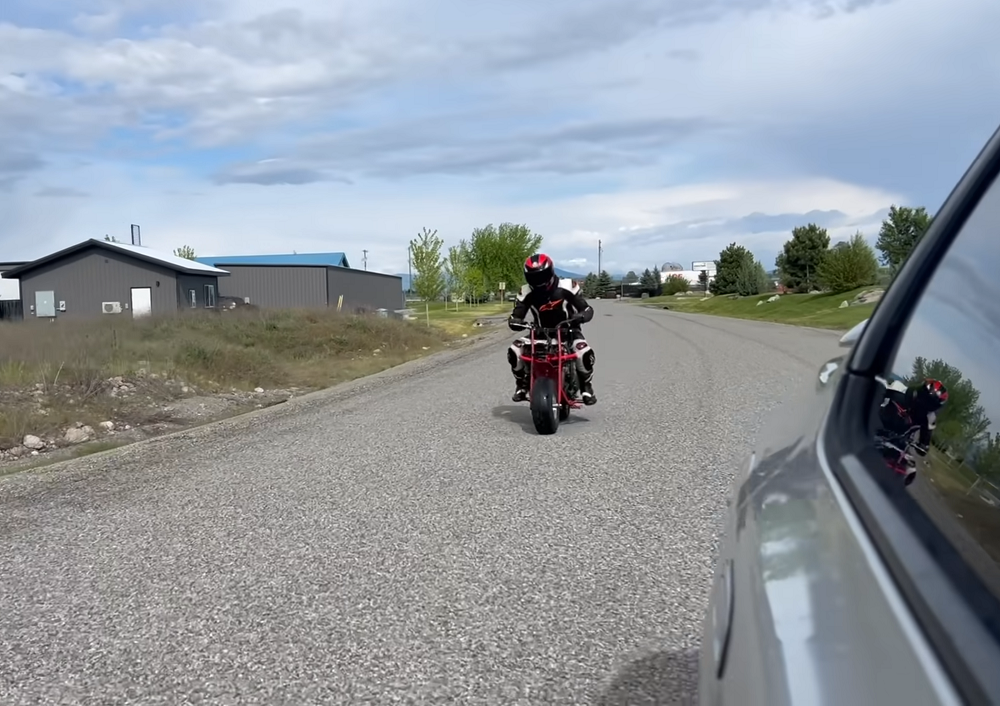 雖然在一輛Mini Bike上安裝一顆馬力超過200hp的引擎並不是個安全的想法，但想像力真的帶來了各種獨特的車款