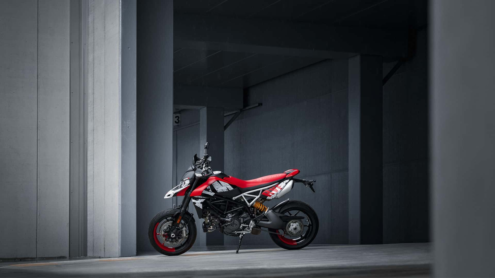 Ducati Hypermotard 950 RVE外型十分囂張