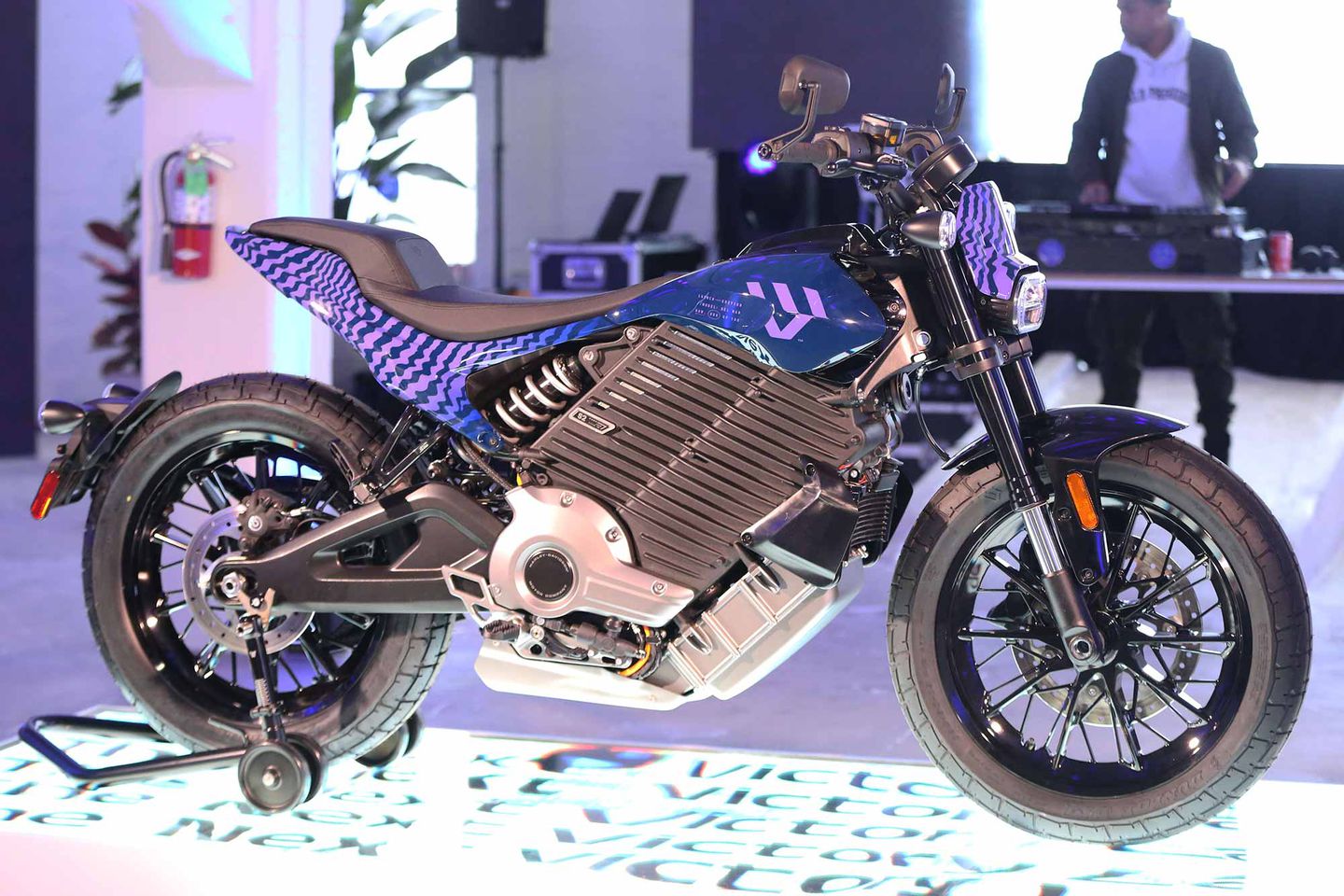 Del Mar設計師表示,車輛外觀參考自經典的Flat Tracker H-D XR750