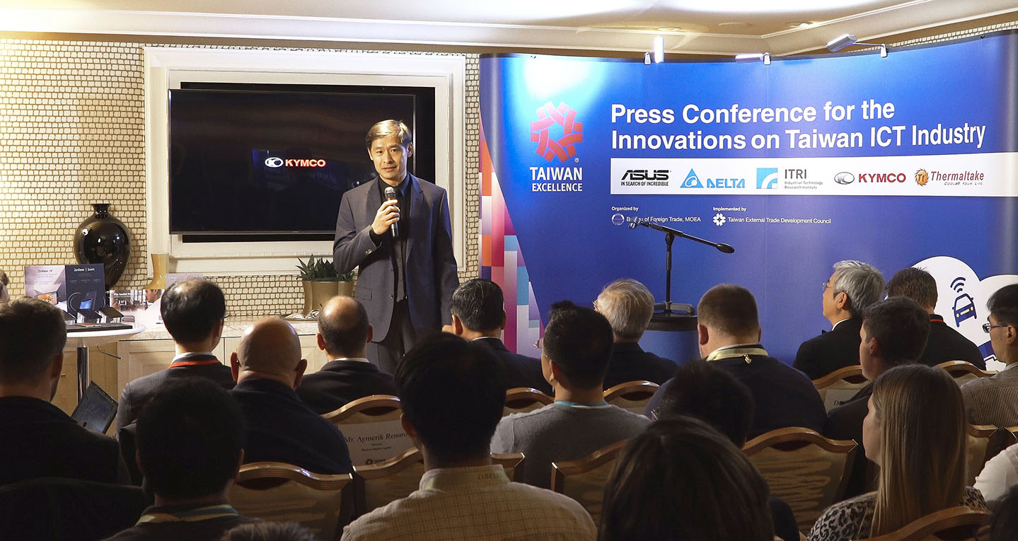 KYMCO董事長柯勝峯 親自和媒體介紹Noodoe車聯網系統