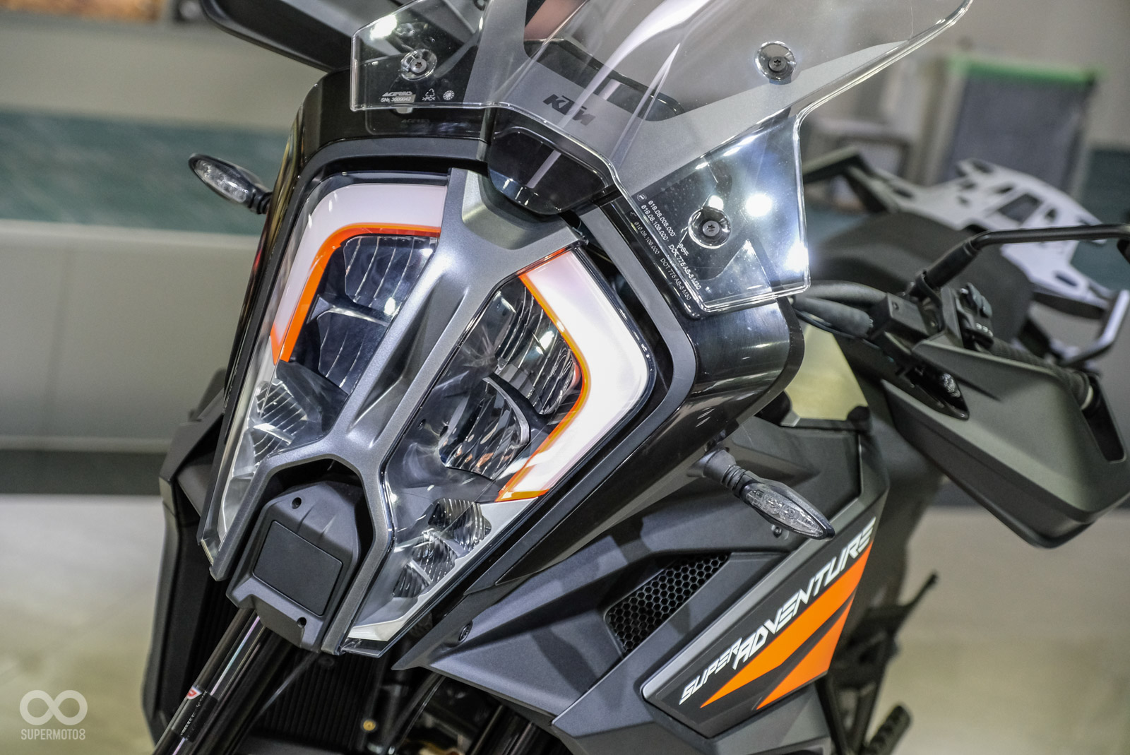 頭燈下方具有ACC功能，大幅提升舒適度