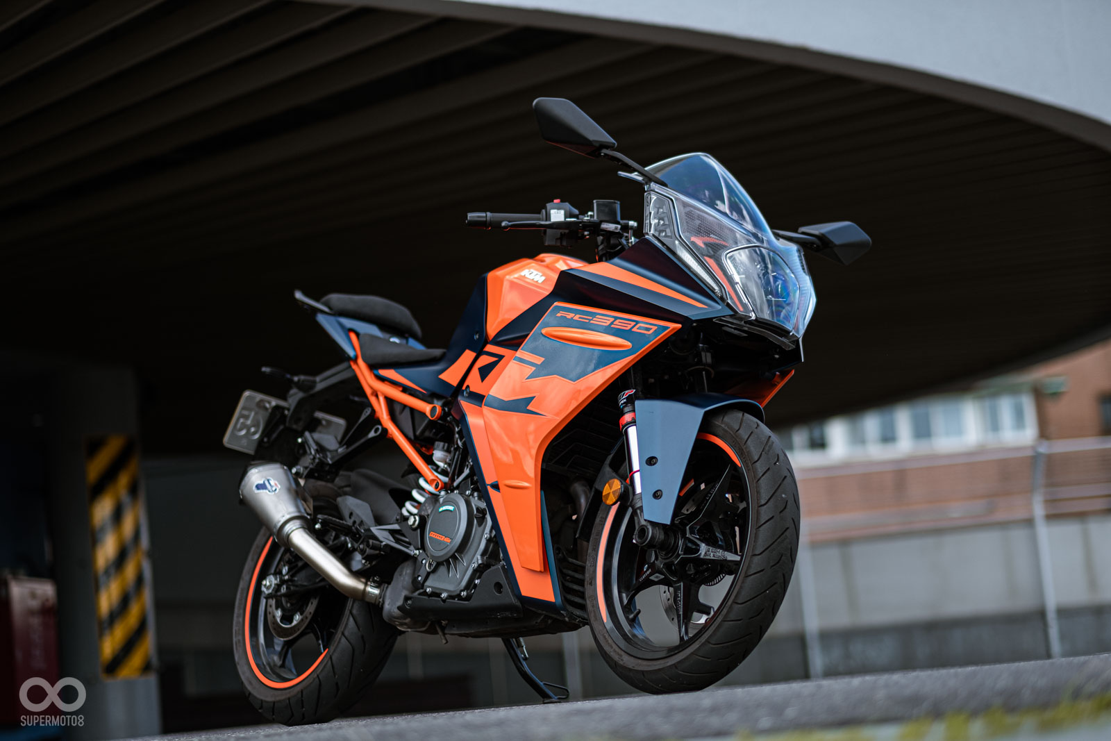 第二代換上盾牌頭的RC390,雖然少了點前衛科技感,但依然散發出KTM特有的叛逆氣息!