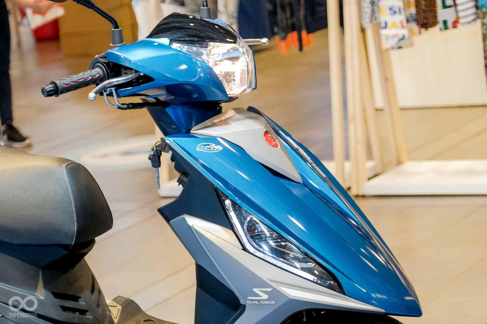 車頭擁有日行燈組