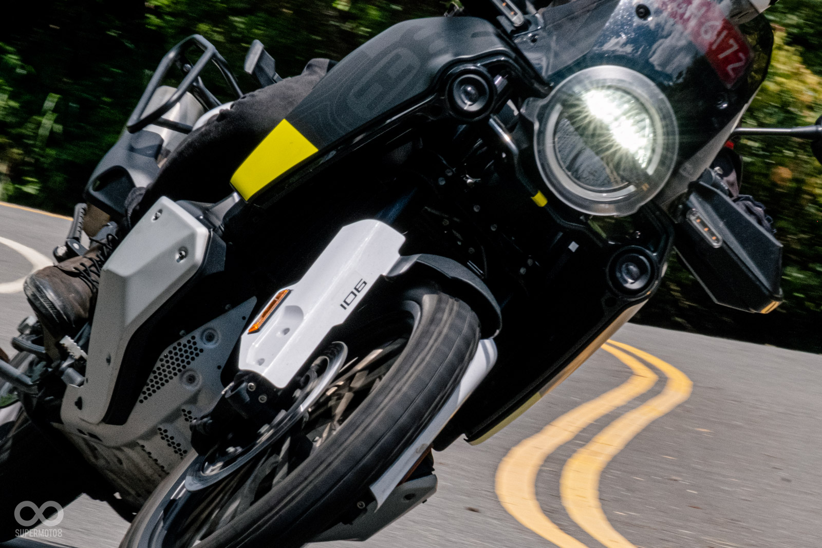 雖然是台視覺上非常高大上的ADV,不過NORDEN 901在山路跑起來完全不會感覺他是一台大車