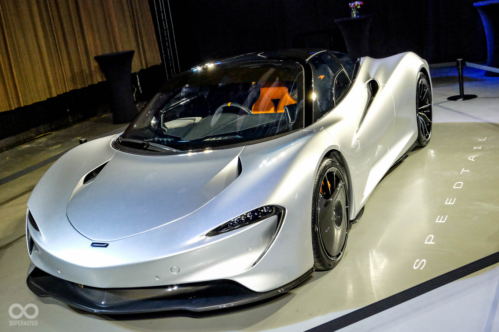 身為McLaren旗下三款油電超跑之一的Speedtail也現身發表會現場