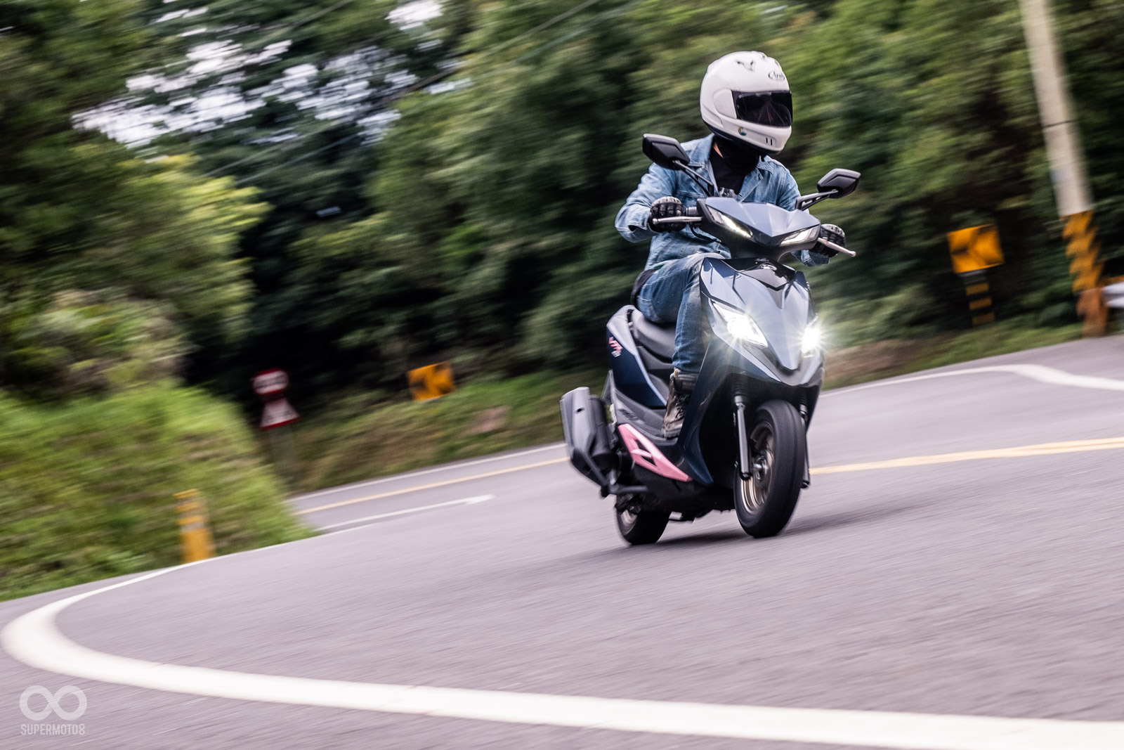 NEW VJR 125 TCS不論是煞車、懸吊的調校,在山道上都很有樂趣