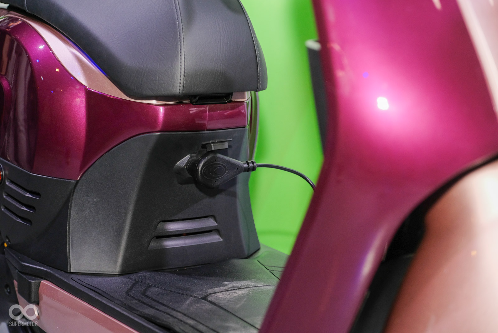 舞風擁有375mm的平坦腳踏空間，相當適合日常生活騎乘