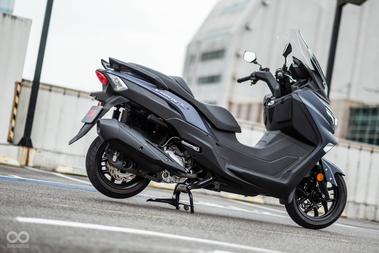 引擎維持相同的278c.c.水冷單缸引擎，擁有27PS的最大馬力