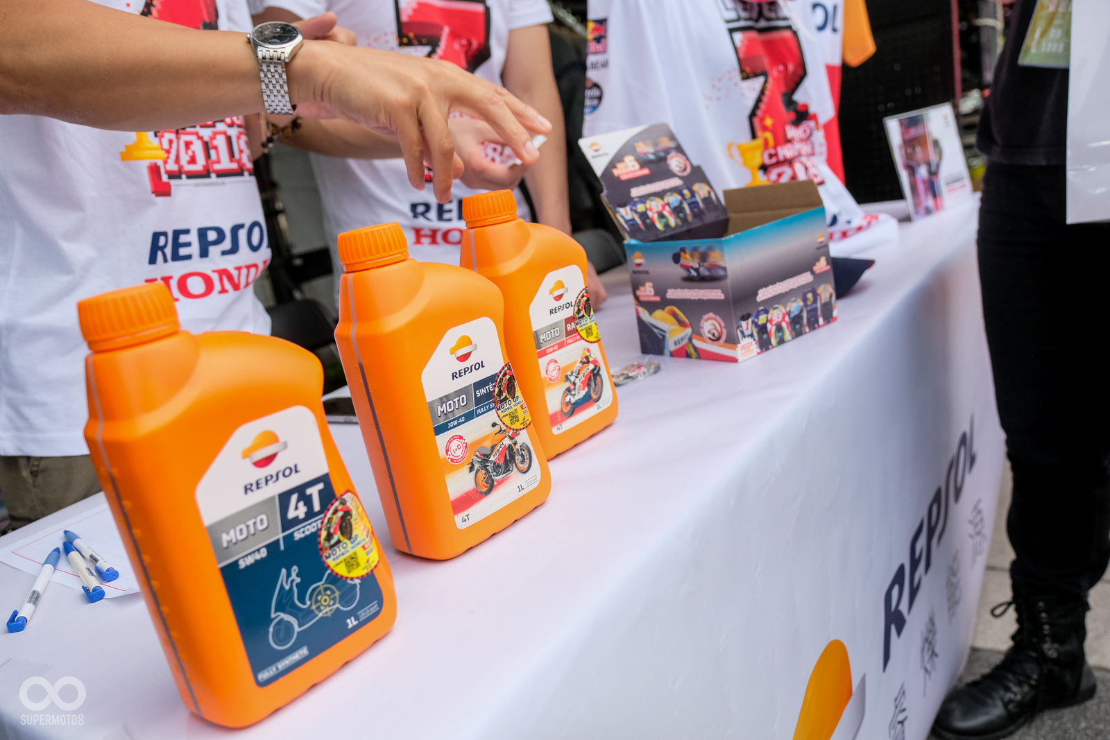 MotoGP HONDA廠隊御用品牌目前與台本合作，車主可在經銷商中購買到力豹仕機油替愛車更換