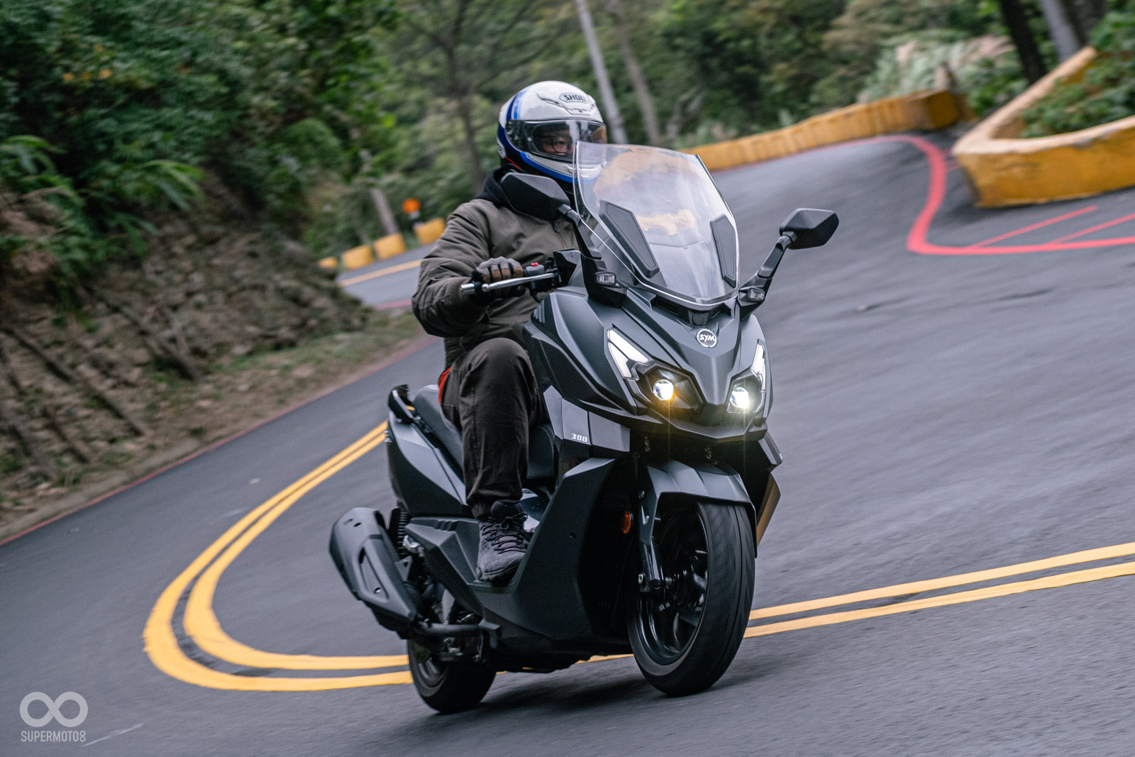 靈巧的動態在山路上意外的樂趣十足