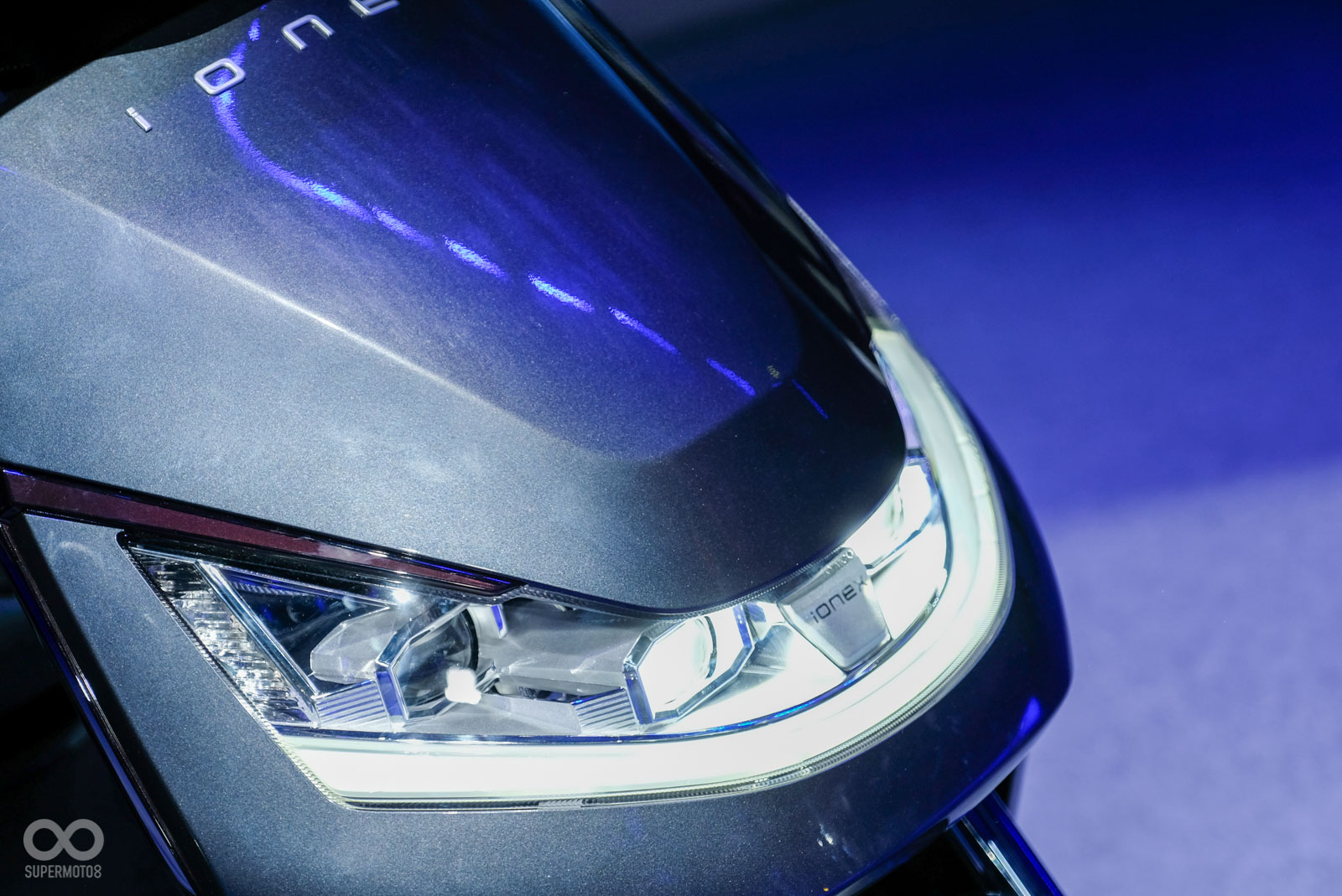 這個大燈設計遠看真有幾分X-ADV的既視感