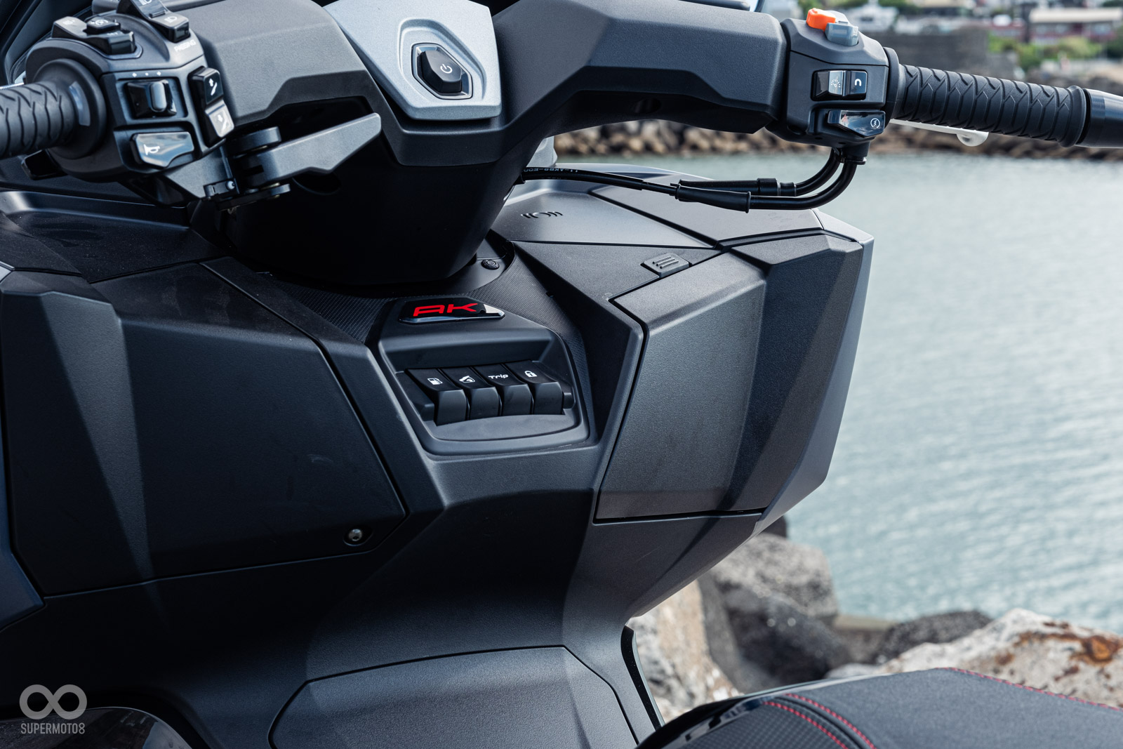 全新的鋼琴鍵KEYLESS讓新手也能快速理解，使用上也更便利！