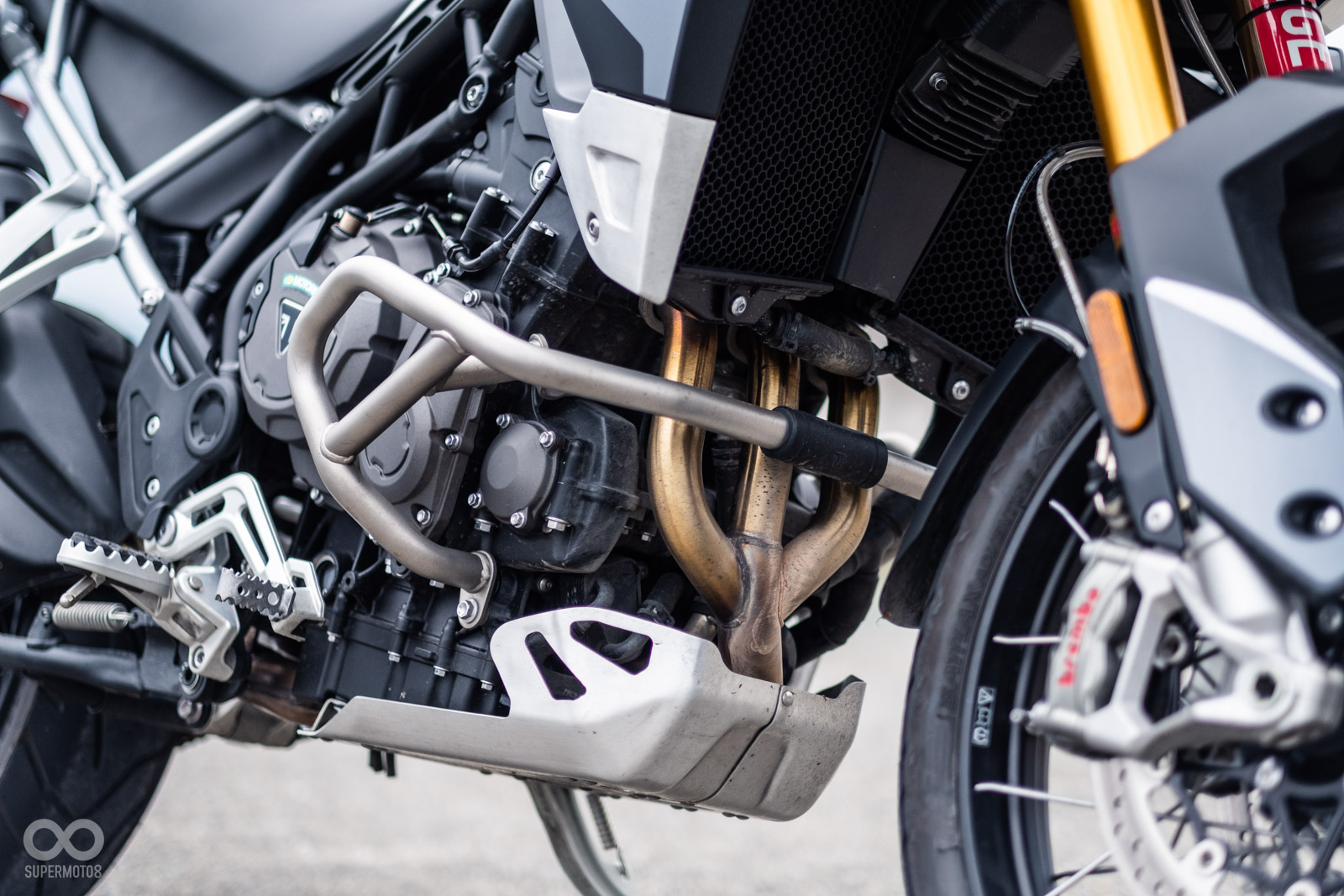 TIGER 900 RALLY PRO原廠配有金屬下護板