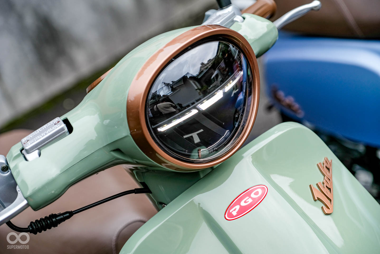 全新的LED (Class-D) 高亮度頭燈,帶來更好的夜間安全性