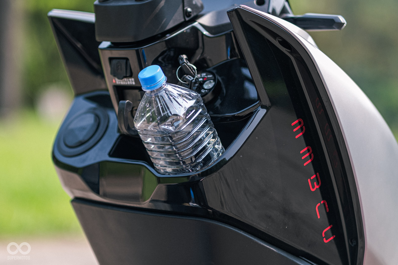 前置物空間可放入大容量寶特瓶