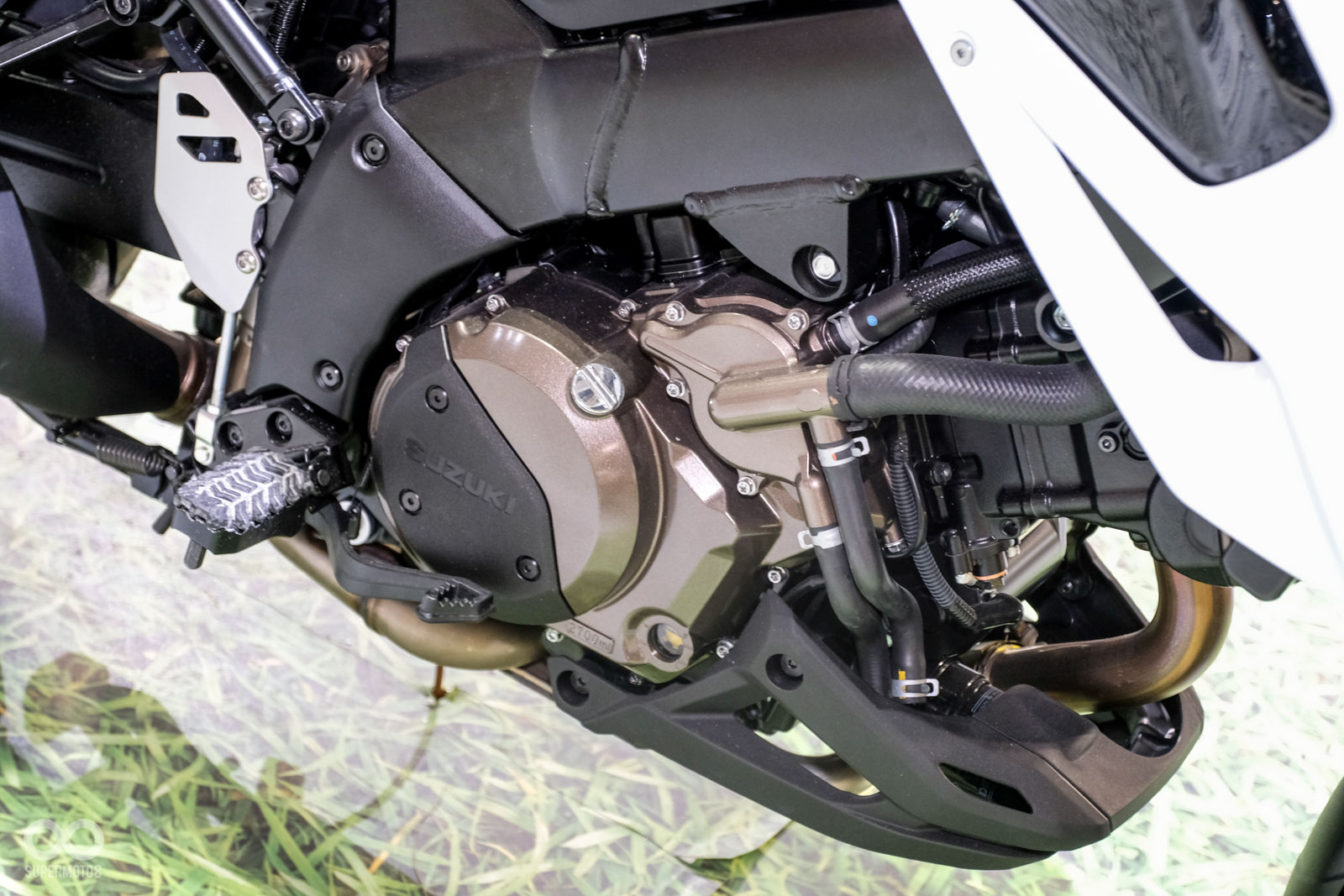 動力針對Euro5進行調整，同時馬力也小幅提升到106HP@8,500rpm