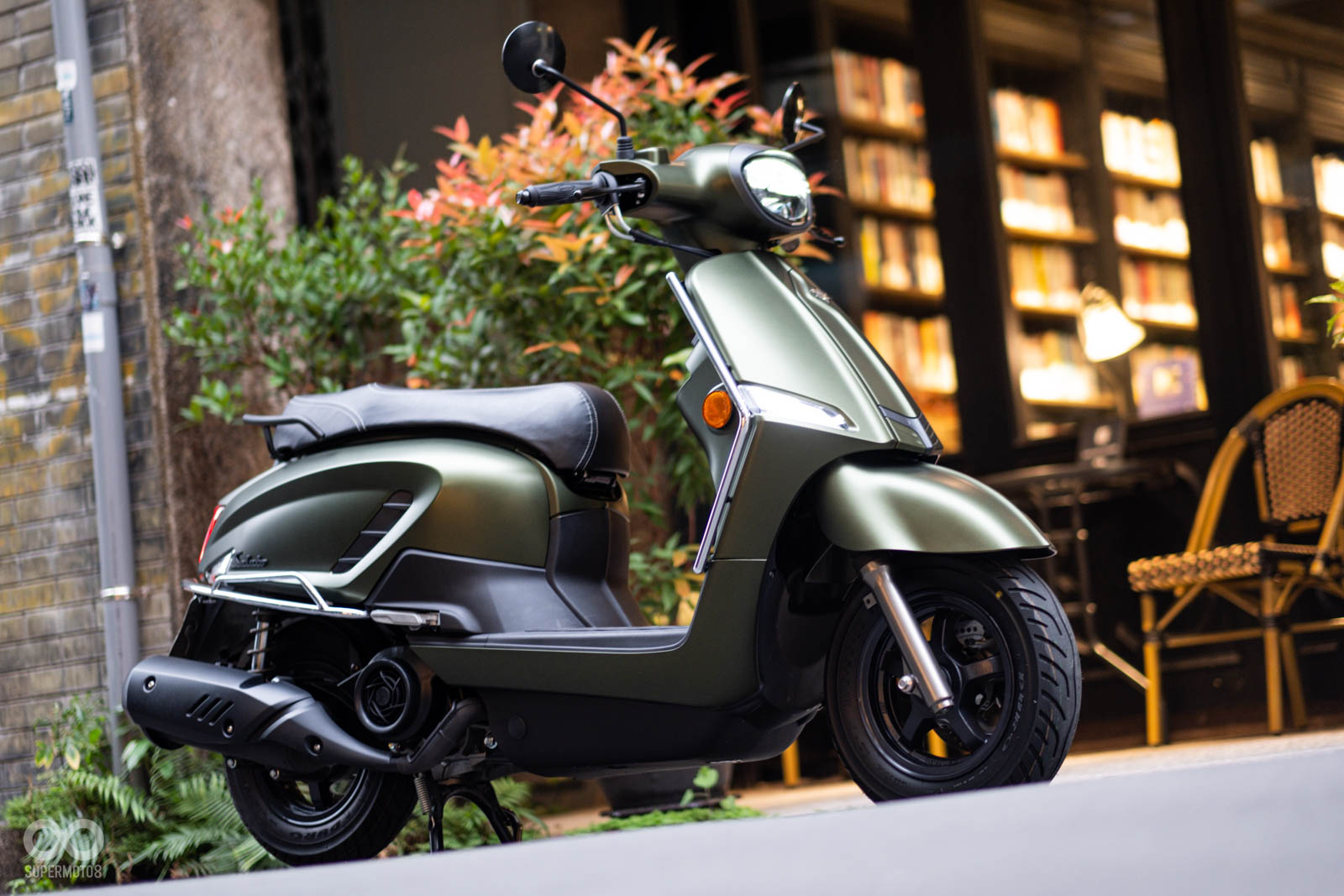 「盧卡綠」和「熱那亞紅」,為2022年七期版本全新車色