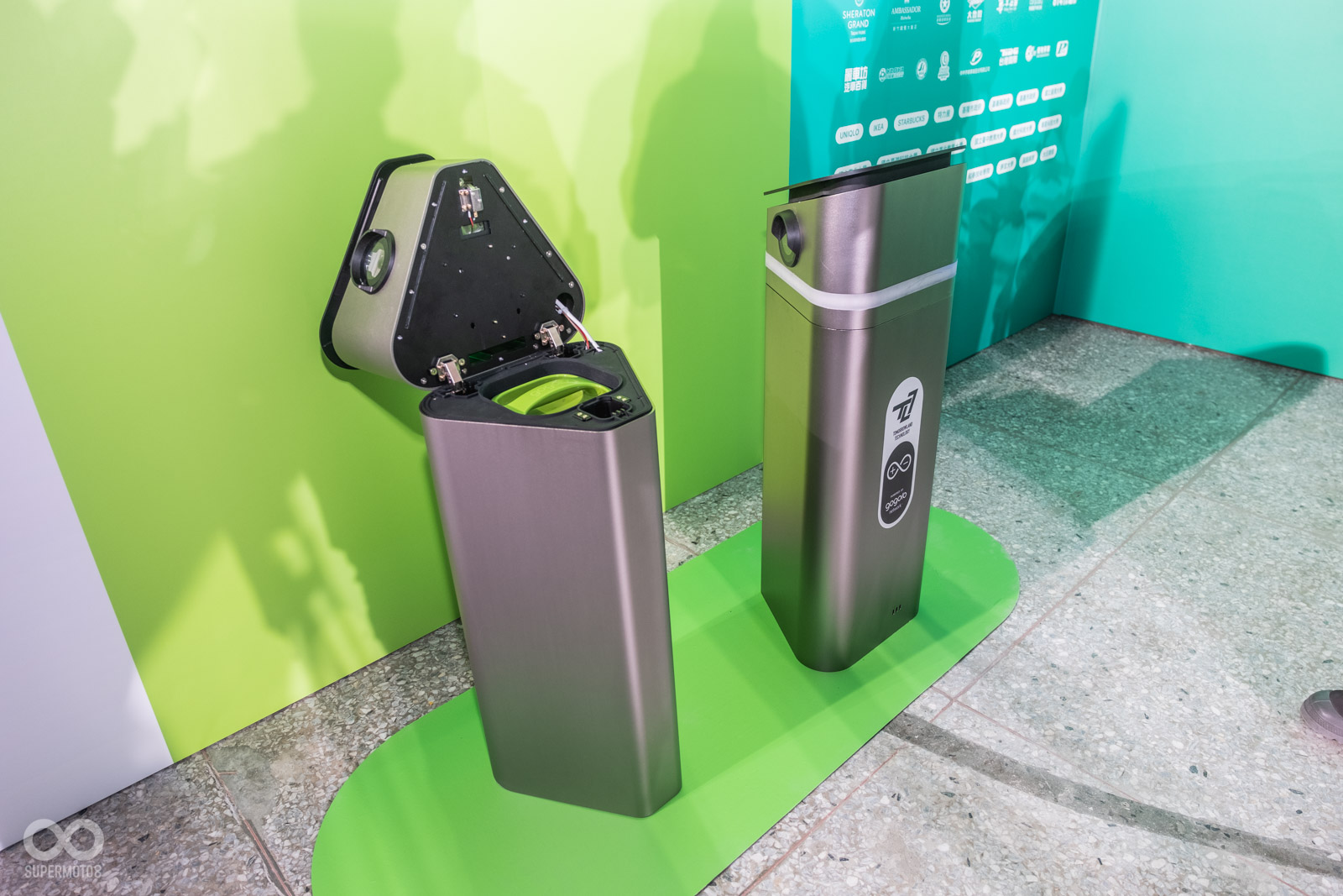 採用Gogoro淘汰電池的智慧停車柱也來到現場