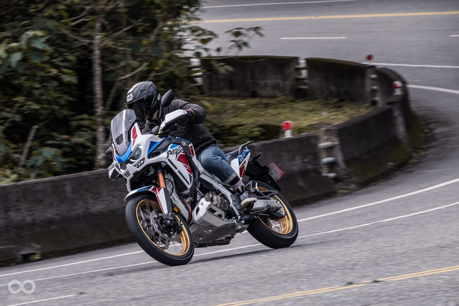 HONDA準備在AFRICA TWIN車款上加裝雙鏡頭的騎乘輔助模組