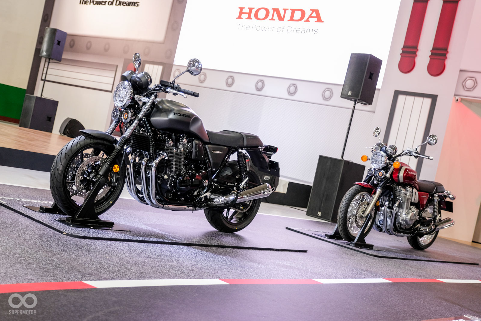 X-ADV與CB1100都是過去相當受到歡迎的車款,CB1100特別展出2020新色