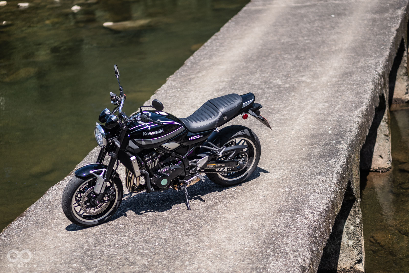 為在北42線的絕美溪谷小橋