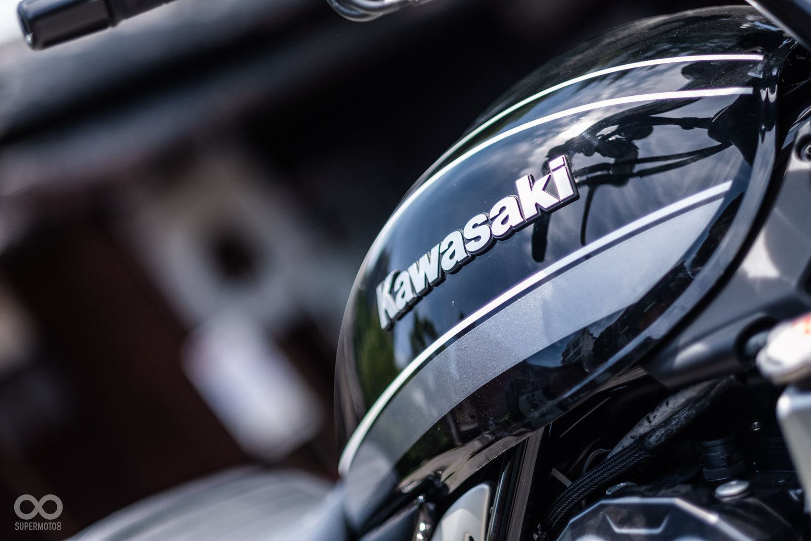 漂亮的油箱線條