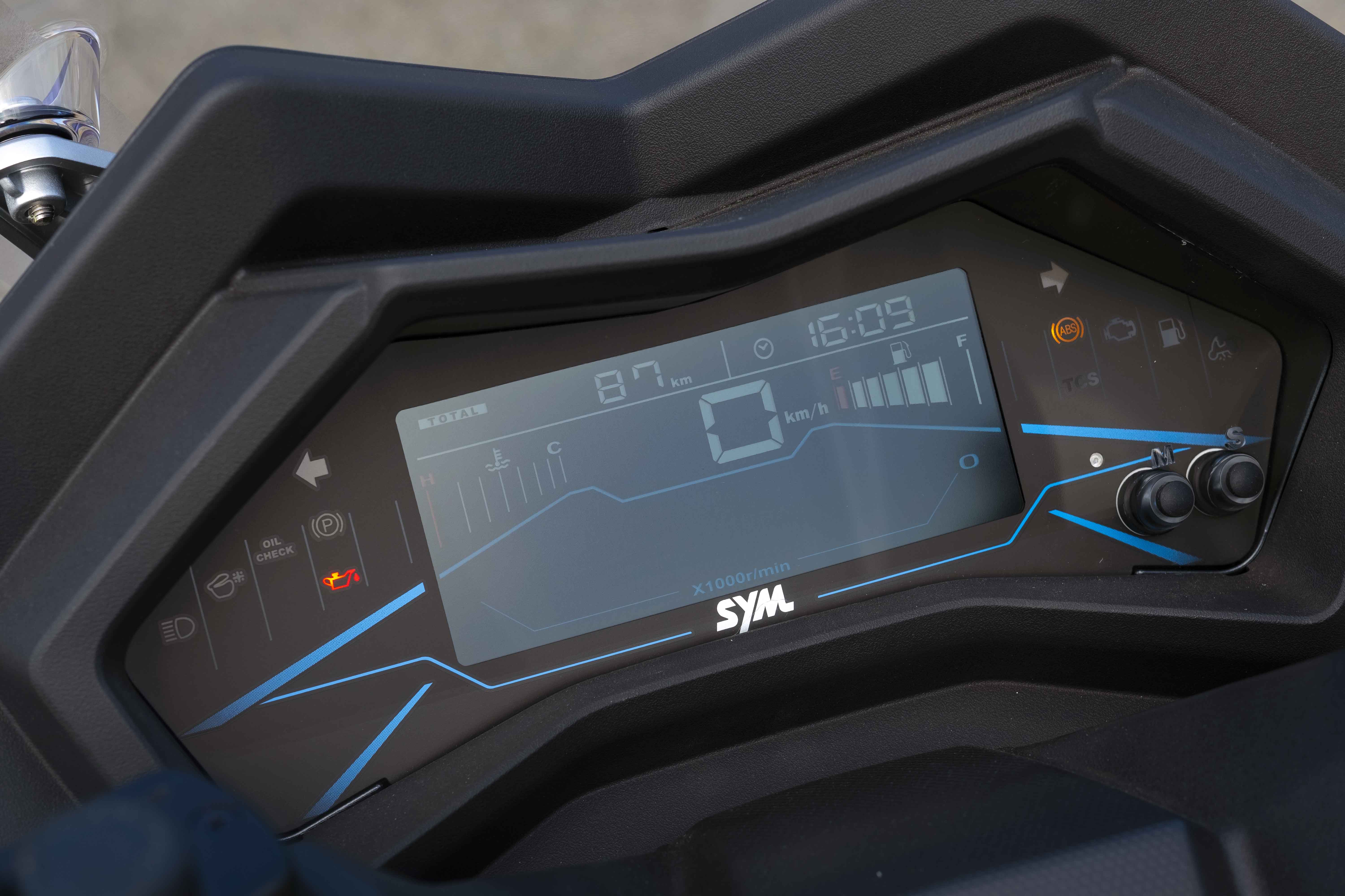 LCD儀表大幅提升科技感受