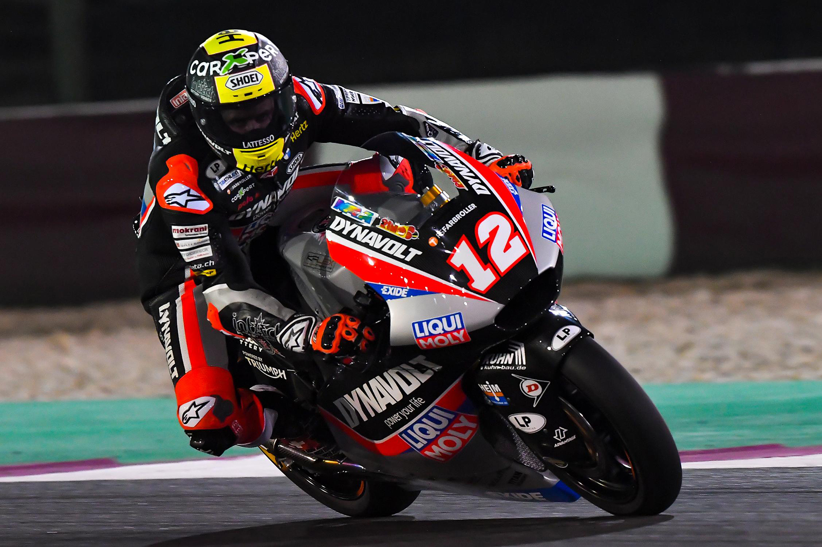 今年回鍋Moto2的Thomas Luthi,在首戰便跑出相當犀利的成績,一路從後方急起直追,甚至差點拿下冠軍寶座,表現讓人震撼