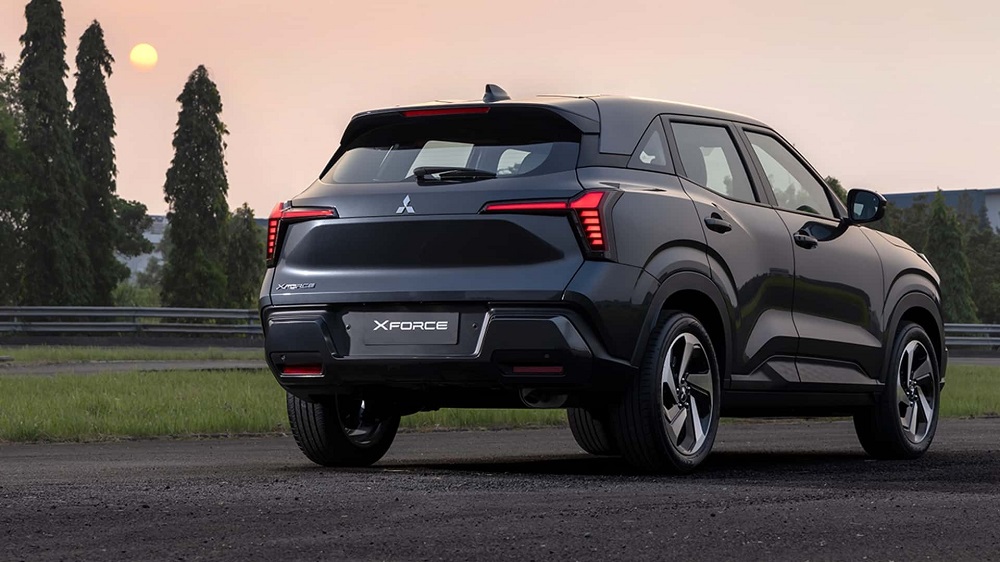 前後T字型的全LED燈具搭配有稜有角的外觀，看起來十分粗獷