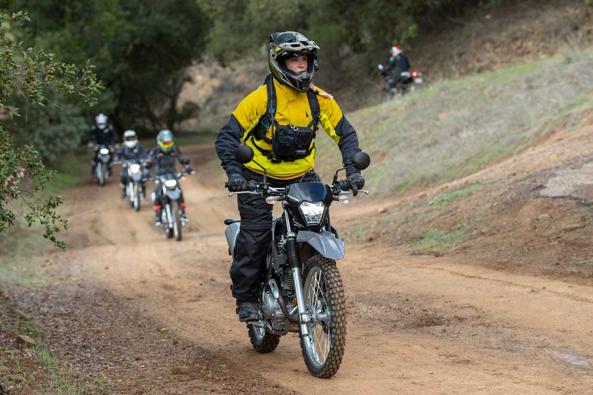 Kawasaki KLX 230 S親民的騎姿與配置理應受到市場歡迎