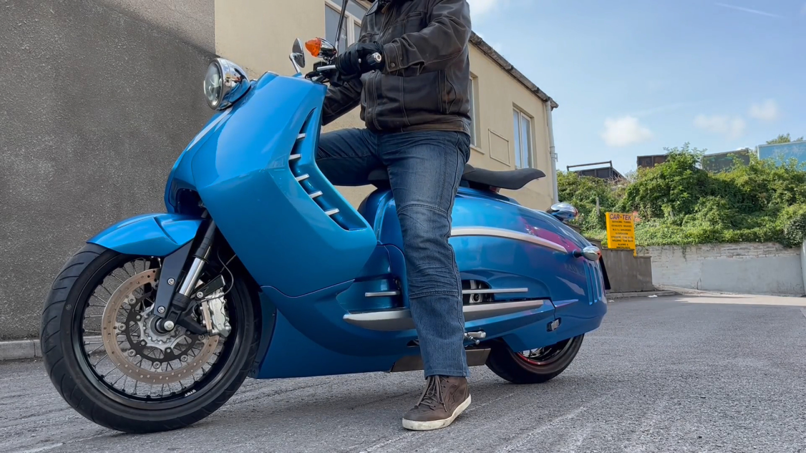 Piper Moto J1是一台充滿「反差萌」的獨特車款