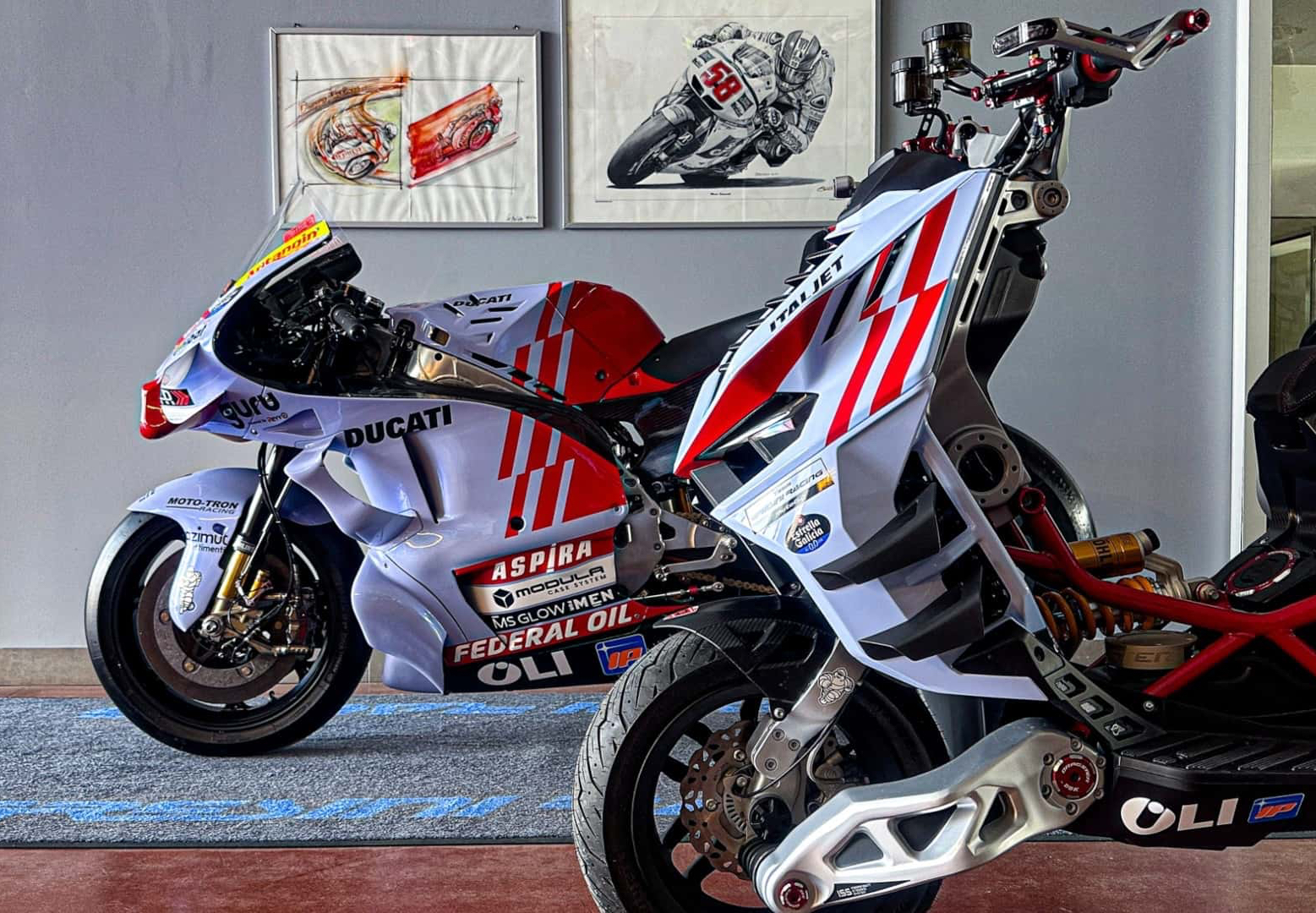 原本就已經信仰值拉滿的Dragster,經過賽車塗裝加持更加不可一恃