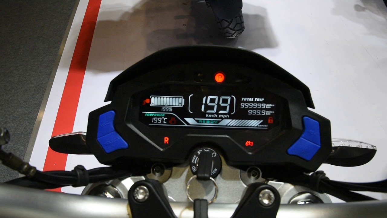 儀表也採用了非常簡潔的設計,並且使用全液晶顯示,除了時速、電量等基本資訊之外,也有馬達系統的溫度顯示