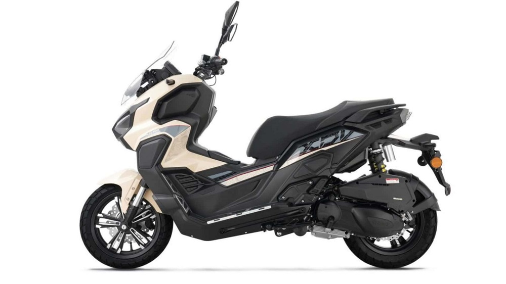 雖然採用相同平台，但Viste 300 XDV的車架和懸吊設定上和Viste 300有所不同