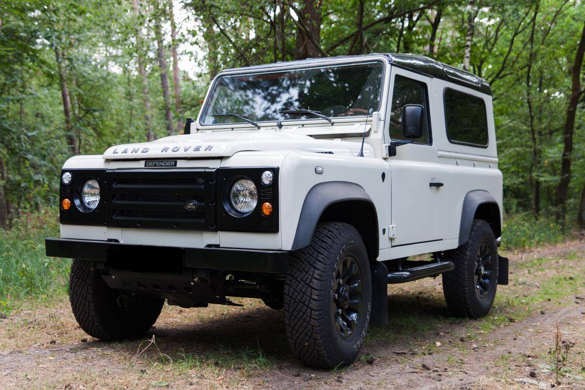 Land Rover Defender 90