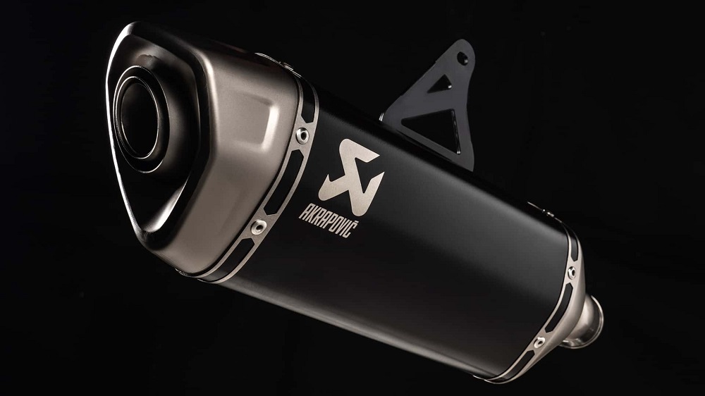 除了CB750 Hornet排氣管之外，Akrapovič也針對XL750 Translap也推出了專屬排氣管