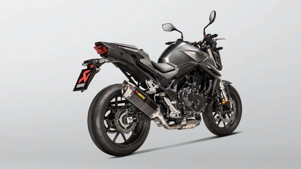 Akrapovič官方保證排氣管相當容易安裝,目前正式售價尚未公布,有興趣的讀者們可以再等等後續消息