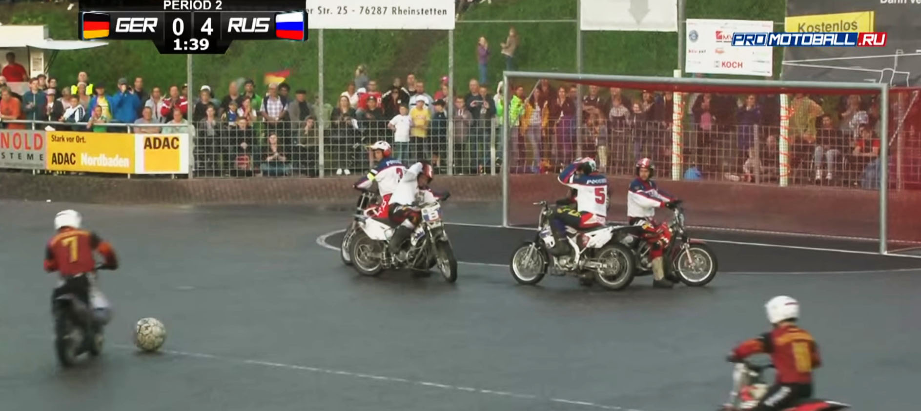 正規足球該有的罰球，摩托車足球也少不了