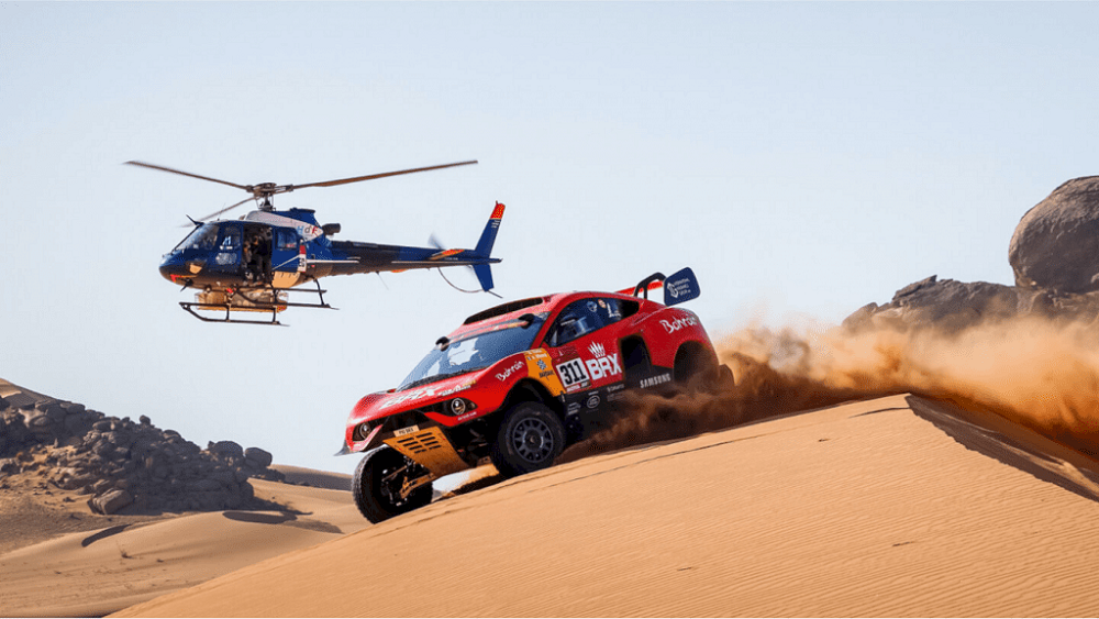 Sebastien Loeb在2022達卡拉力賽中,駕駛Prodrive公司設計的BRX Hunter T1+取得第二名的成績