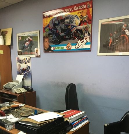 其實傳說中的粉絲俱樂部就是捌弟爸爸的工作室。