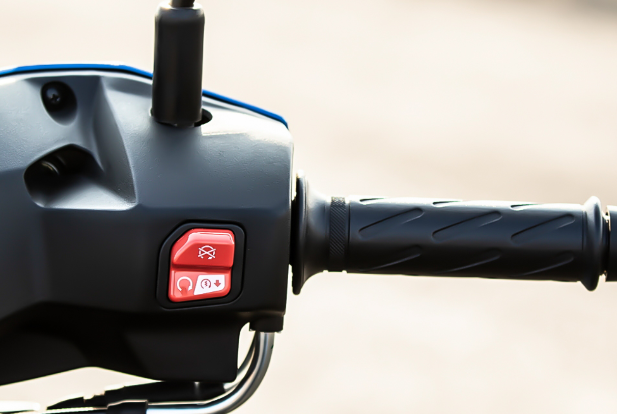 整合式開關操作更為就手，筆者十分喜歡