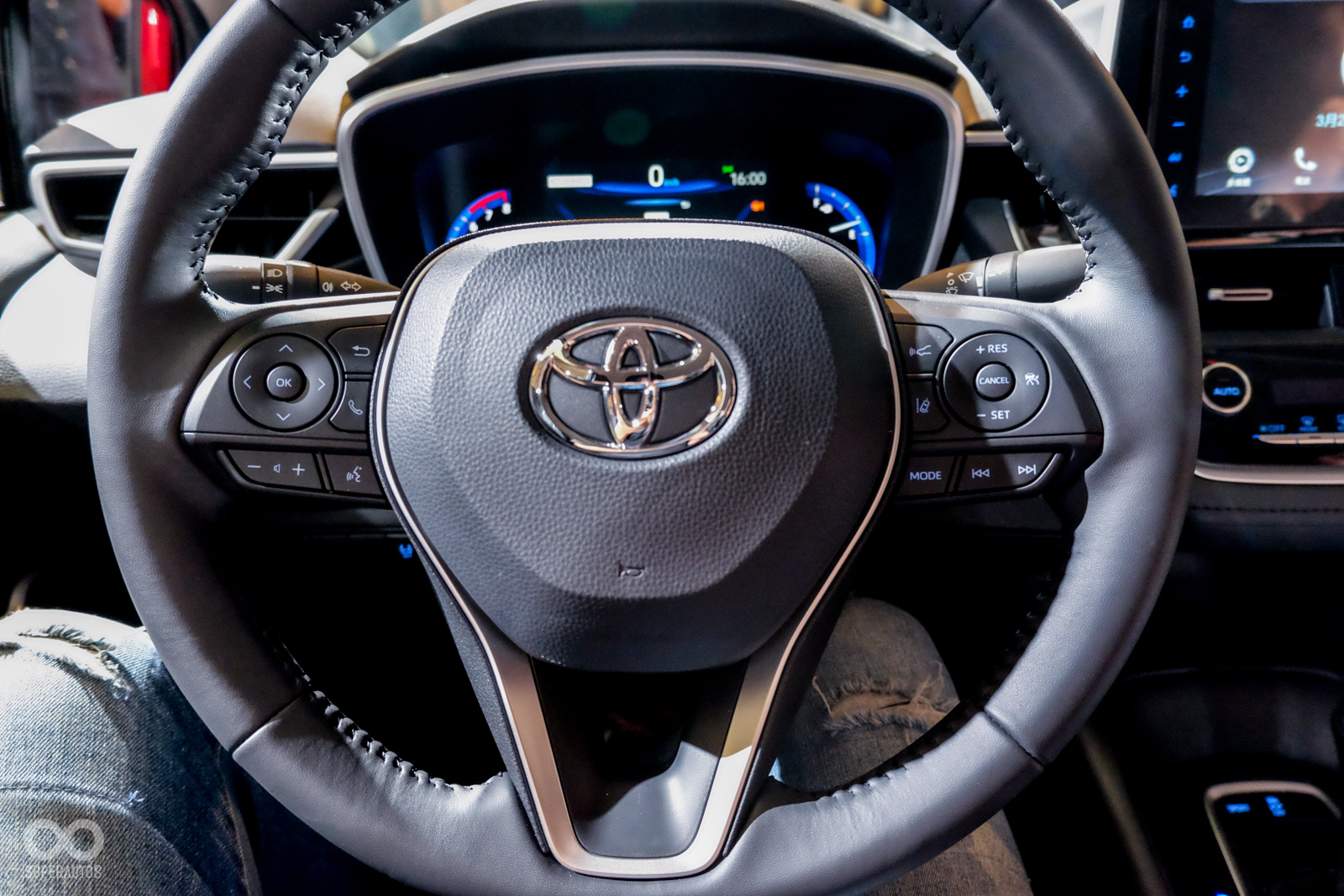 TSS、7SRS等配備一應俱全,可以在方向盤上看到TSS相關控制按鍵