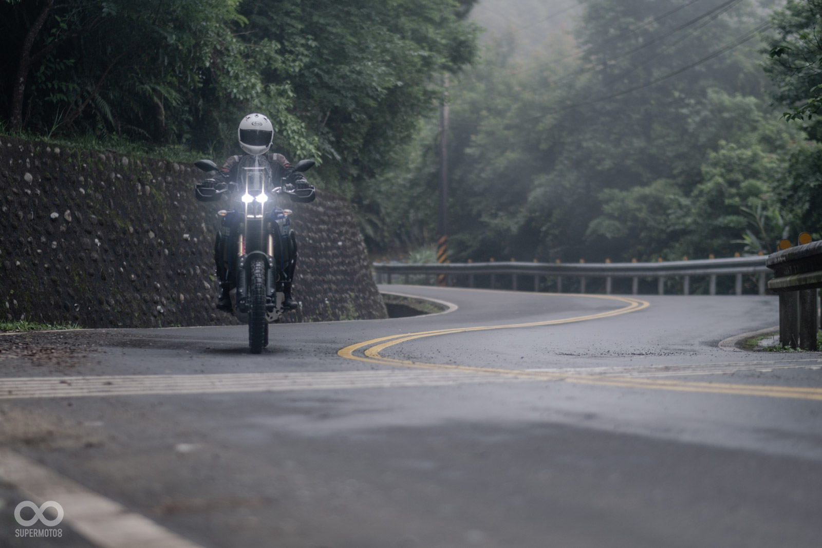 Ténéré 700作為一台以拉力賽為目標開發的車款，在柏油路、林道的表現都很亮眼也是相當正常的！