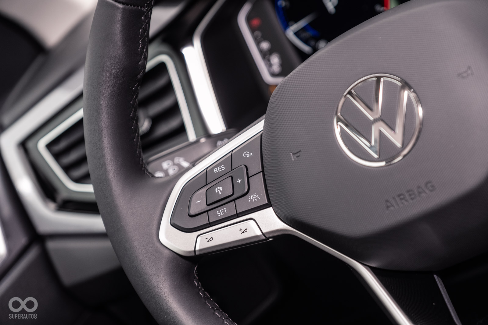 Polo 230TSI Style擁有一鍵車陣穿梭功能