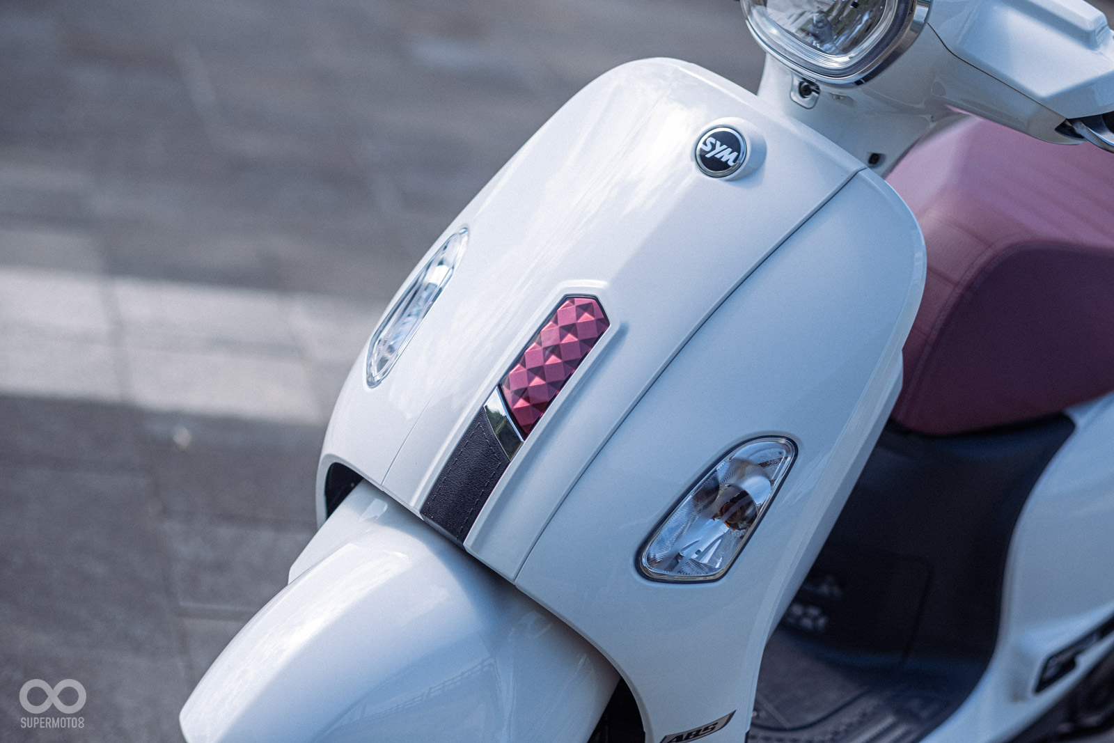 高質感，又不會過於浮誇的前面板點綴