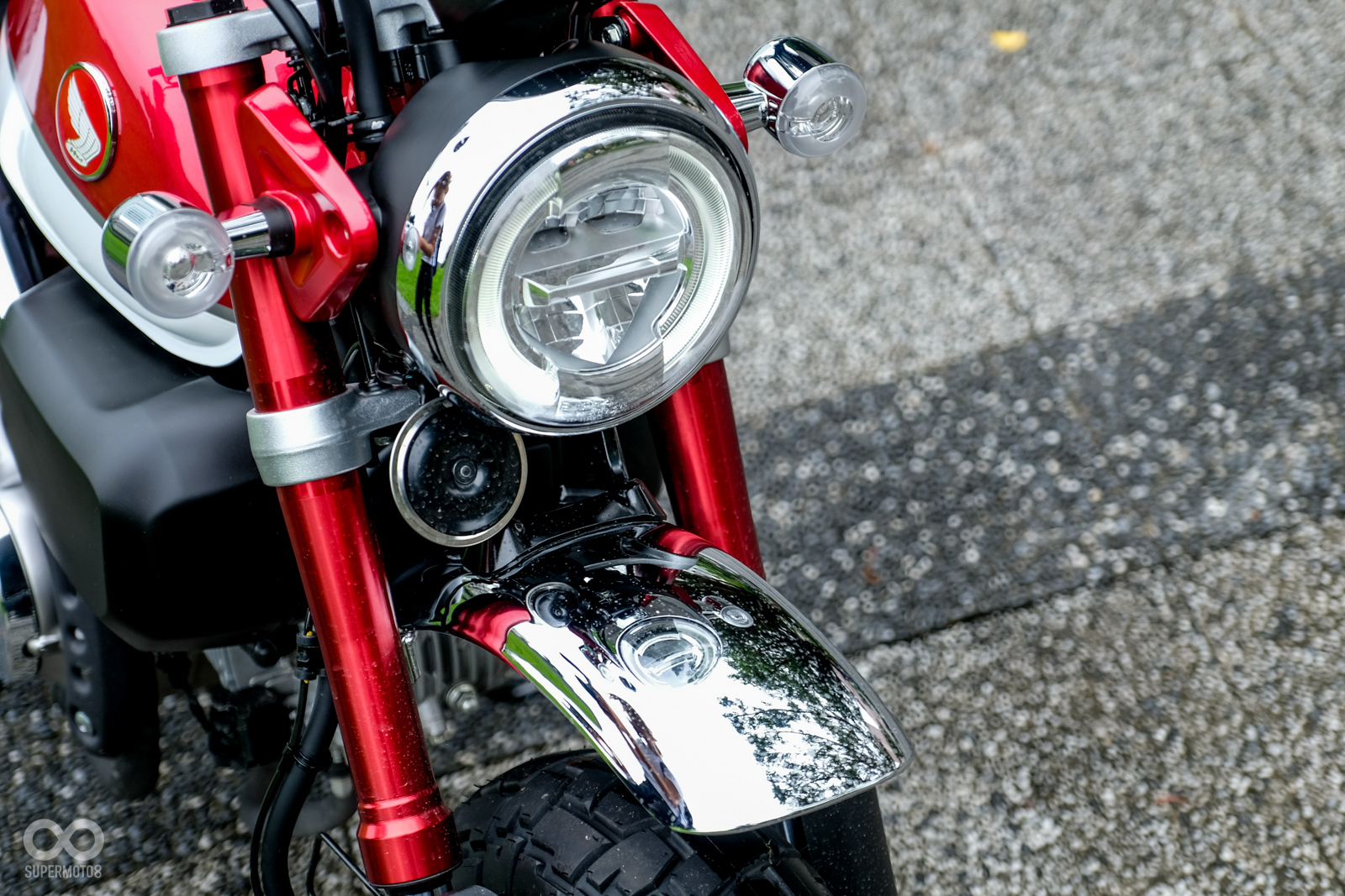 車輛上有大量的鍍鉻件