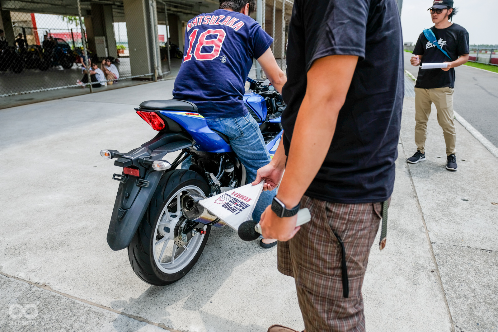 身為騎士，騎乘賽道絕對很開心，但也要注意周邊民眾的生活品質，所以下場前依照慣例需先行檢測噪音