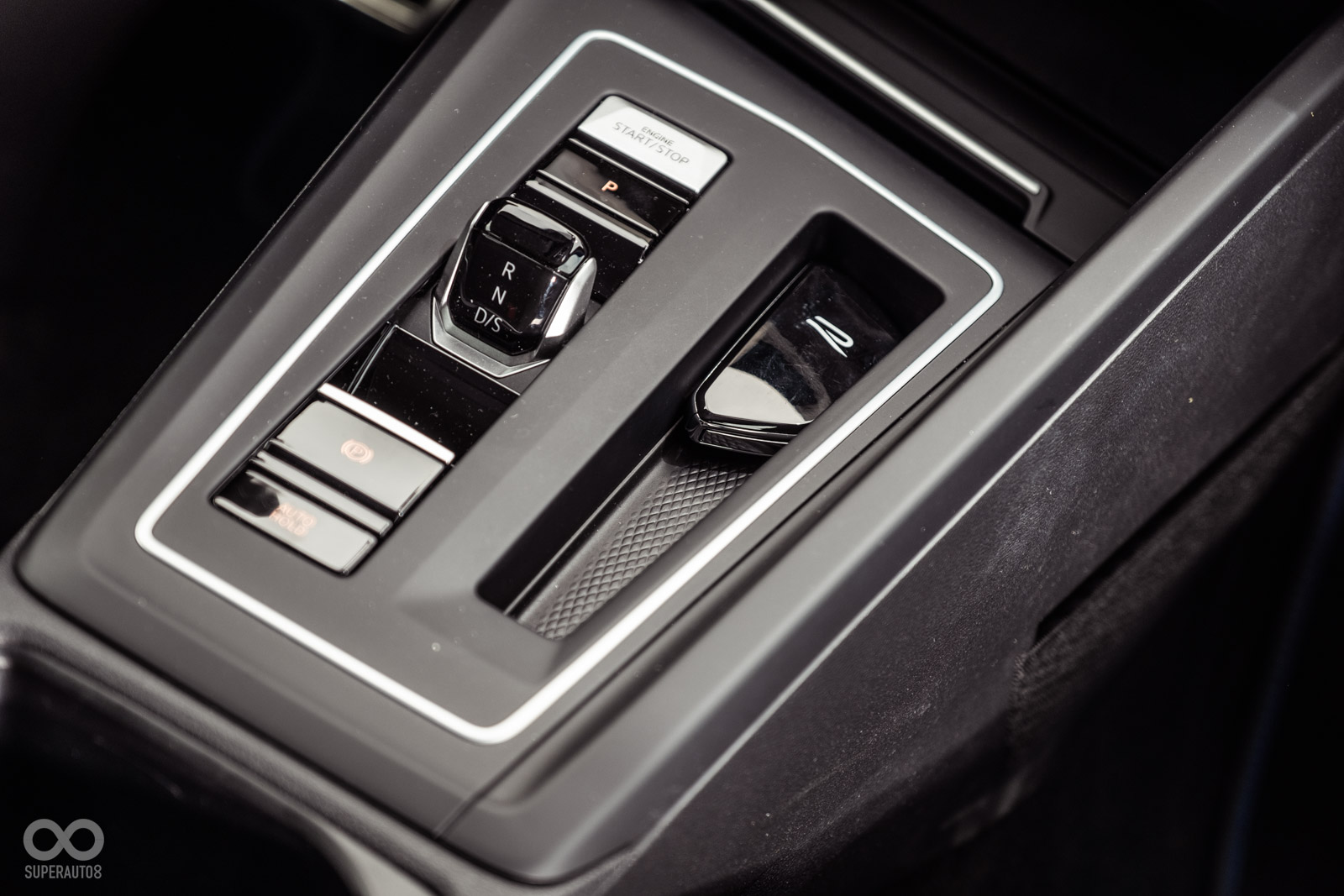 線傳排檔帶來更簡約的排檔座介面